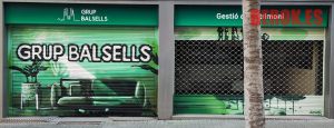 Graffiti Persianas Verdes Grup Balsells Inmobiliaria Verde 300x100000